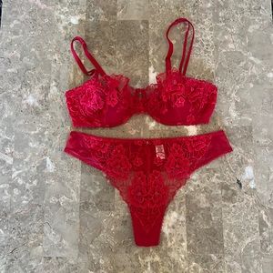 Vintage Victoria’s Secret Angels Balconet Red Lace Bra 36C and Thong M